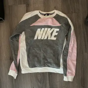 Nike sweatshirt storlek xs