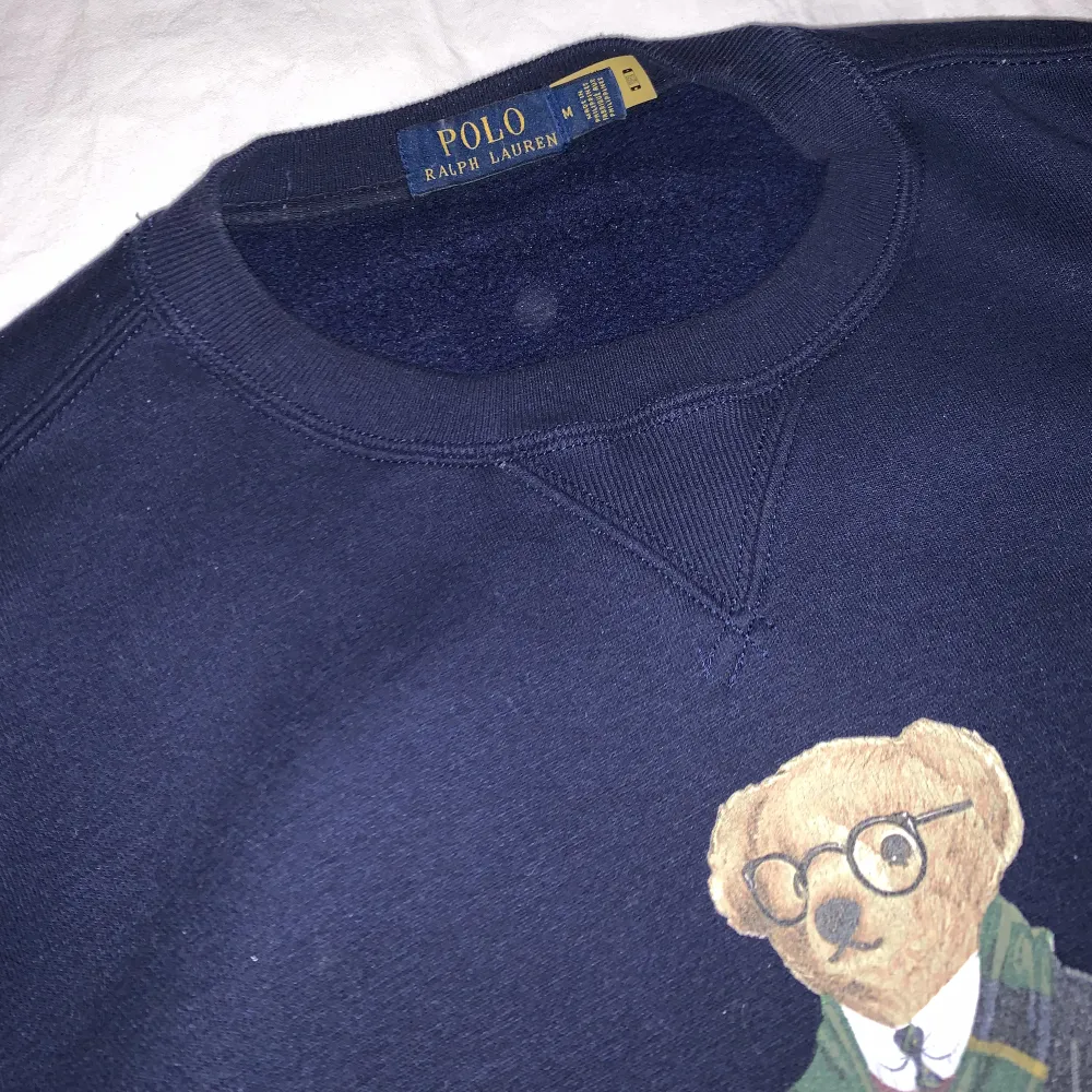 Säljer en cool sweater från Ralph Lauren.  Felfri och är icke nopprig.  Nypris 1200kr. Tröjor & Koftor.