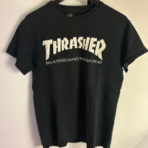 Tröja  - En super fin t-skirt ifrån trasher. 