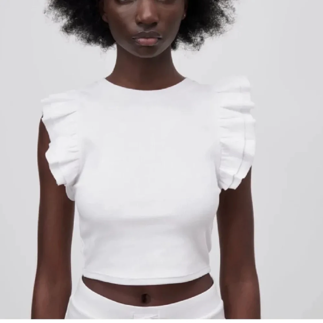 Topp med volang - 90