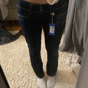 Pepe jeans - Mörkblå pepe jeans i storlek 38 men passar typ mig som har 32-34 i jeans