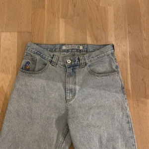 Polar skate - Säljer mina polar skate 93 byxor för att dom är försmå. De är lite slitna längst ner på benen men annars i väldigt bra skick. Det är stl 30/30.  Nypris 1300  Priset kan diskuteras 