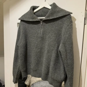 Stickad tröja  - Jättemysig stickad tröja i en ullblandning