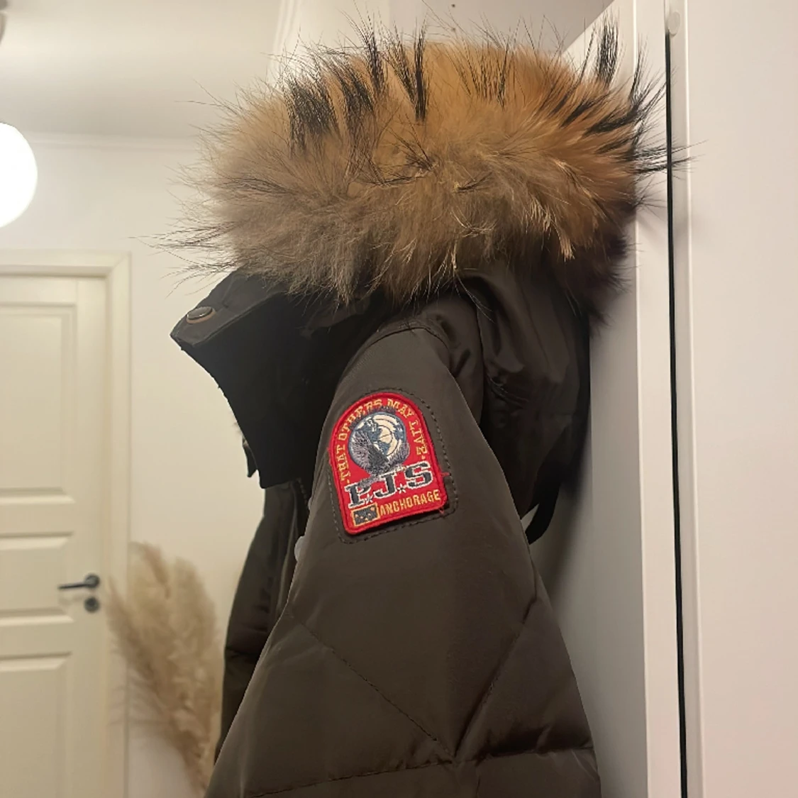 God skick para jumper i storlek L söker en ny ägare.   - 91