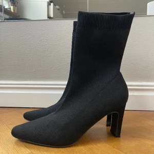 Boots med klack  - Snygga boots med klack från Nelly, använda fåtal gånger