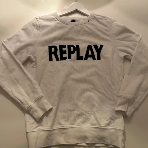 Replay tjocktröja  - Trendig Replay tröja i bra skick😊 