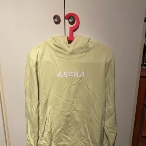 Hoodie - En lite fläck vid bröstet