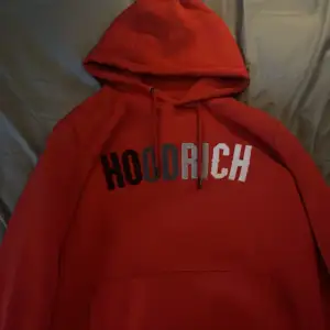 Hoodrich tröja som knappt är använd