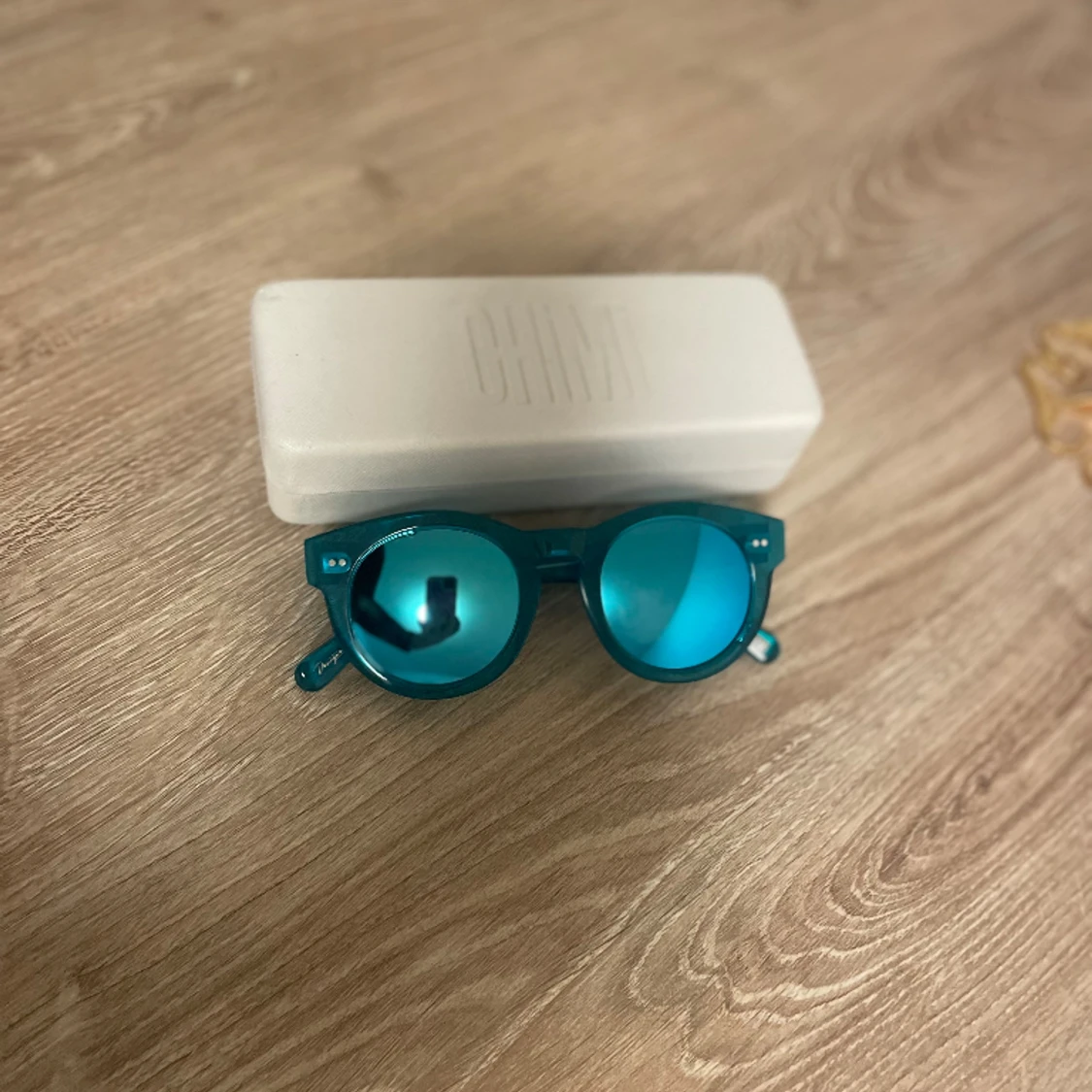 Solglasögon från chimi  - 90