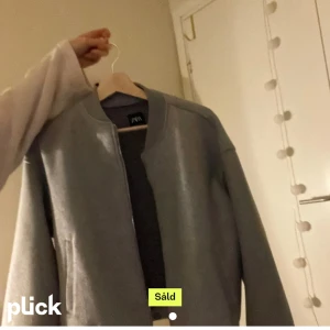 Kappa/vår jacka - Säljer vidare den här fina kappan då jag inte tror att den kommer komma till användning eftersom jag redan har många!!😊