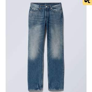 Pin mid straight jeans från weekday, kommer inte till användning 💞