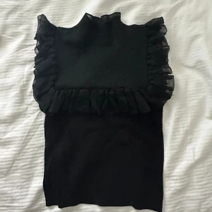 Svart blus - Svart blus från zara🖤
