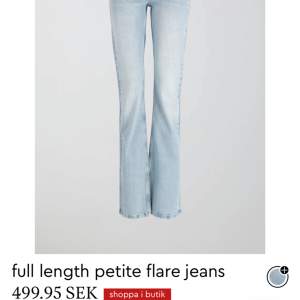Jeans från Gina Tricot i storlek 34. Modellen full lenght Petite flare jeans. Använd fåtal gånger. 