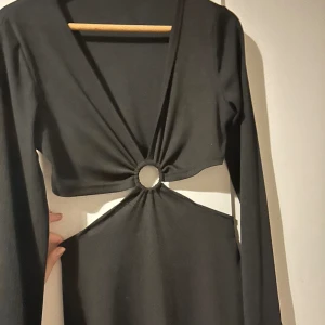 Svart klänning - Aldrig använd, i bra skick, köparen står för frakt 