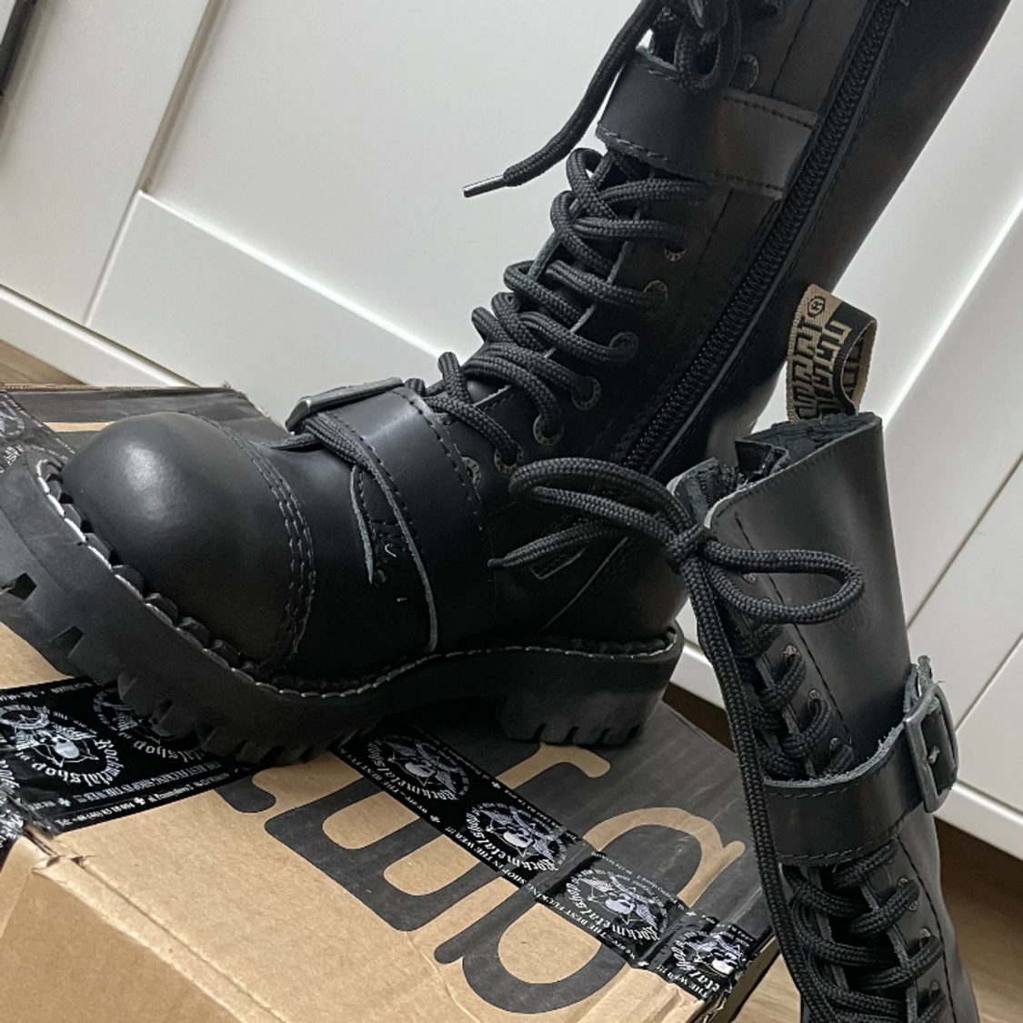 STEEL kängor, storlek 36 - 90