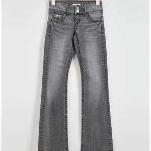 Lågmidjade jeans Gina tricot 165/34 i storlek. 200kr helt nya endast testade.