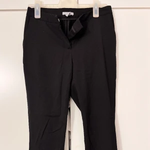 Säljer fina kostym byxor! - Ser ut som du har hittat ett riktigt stiligt par byxor där! Snyggt val! 👖