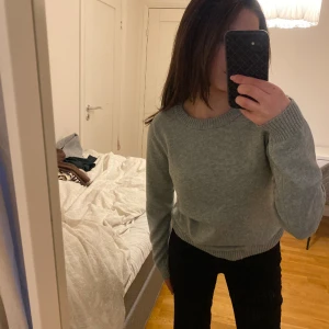 Stickad tröja från Vila - En väldigt fin tröja från Vila, köptes på salt i Stockholm och har använts en gång. Perfekt till sommaren. 