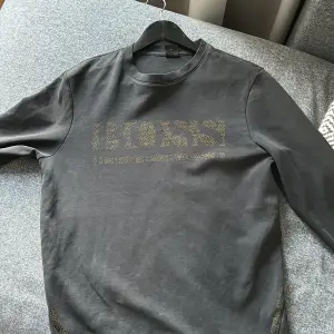 Skön Hugo Boss sweatshirt Köpt 2021  Äkta såklart  Inga hål eller konstiga märken 