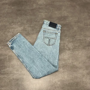 Tiger of sweden jeans - Riktigt nice tiger of sweden jeans i modellen nico.jeansen är i bra skick utan några defekter eller större täcken på användning.ny pris ca 1700 säljs på grund av att de inte passar längre.priset går att diskutera vid snabbt köp