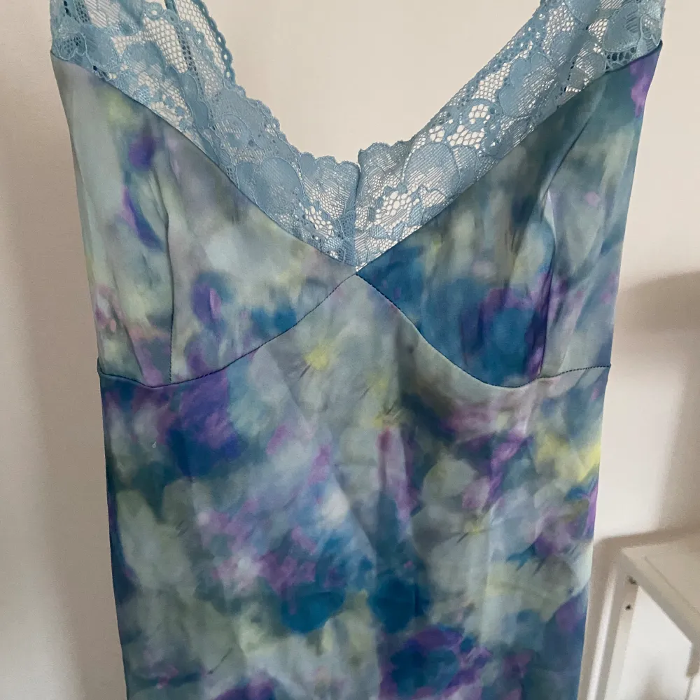 Så fin klänning från Stradivarius. Inköpt förra sommaren men aldrig fått använd för den ✨. Mekot.