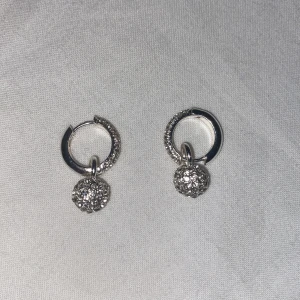 Silver  - Jätte fina kristallhopps🤍 