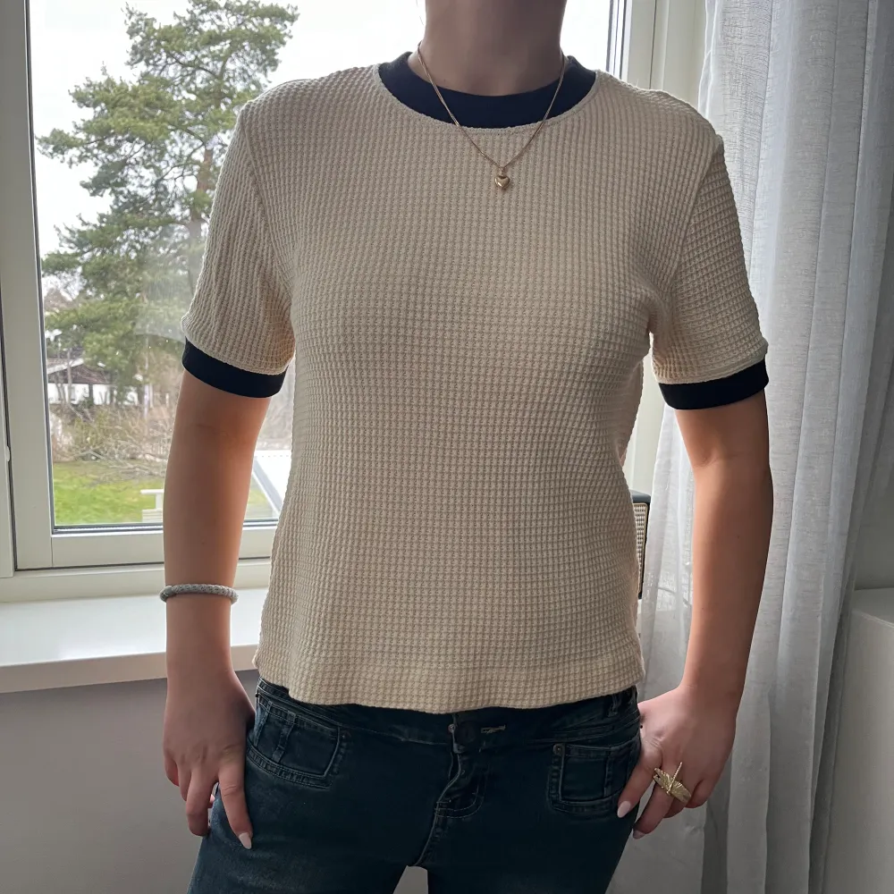 Så snygg Massimo dutti tröja🫶🏾. T-shirts.