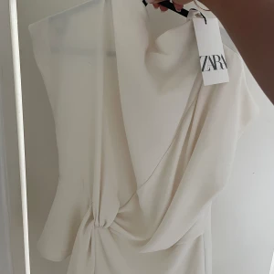 Zara blus - Helt ny blus från zara med lapparna på! 