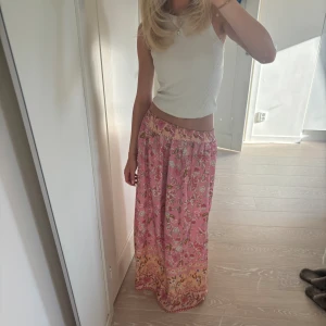 Mönstrad maxikjol  - Såå fin maxikjol, perfekt nu till sommaren😍