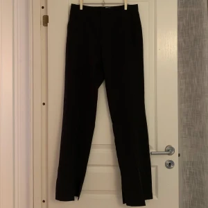 Kostymbyxor  - Kostymbyxor från Gina Tricot i storlek 38