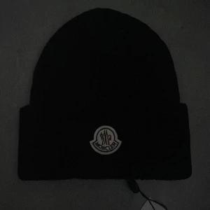 Moncler Mössa - helt ny aldrig använd, 299kr snabb affär fri frakt