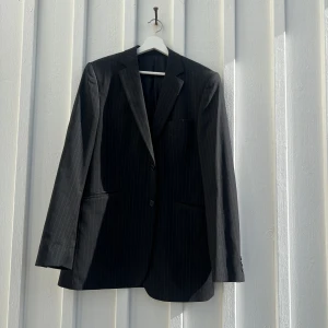 Blazer - Så himla snygg blazer, kan användas till fest men är också supersnygg till våren💞