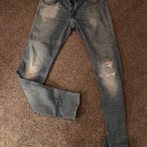 Replay jeans (anbass) med slitningar ljus blå strl w32 L34