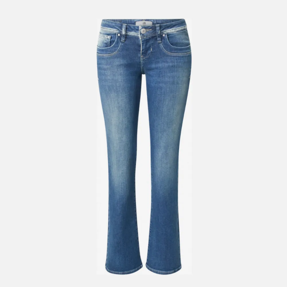 Intressekoll på lågmidjade jeans från LTB i stl 25/30💗 tvättade en gång men aldrig använda, endast testade! Nypris 915kr. Jeans & Byxor.