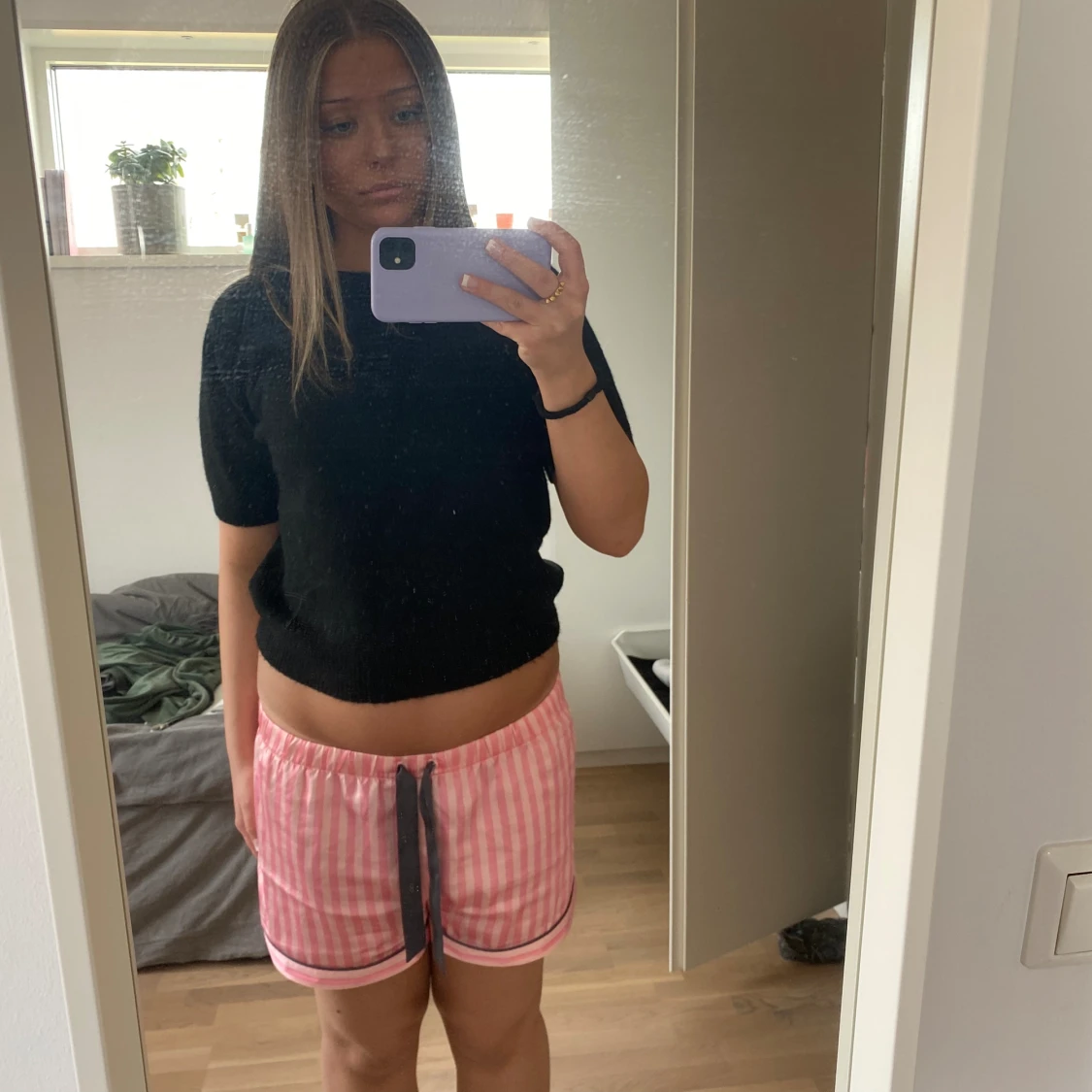 Svart stickad T-shirt - 90