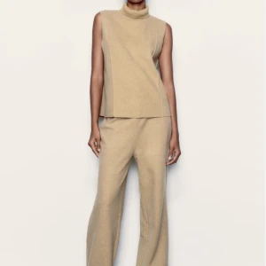 Zara sett - Beige - Gott skick. Använd fåtal gånger.