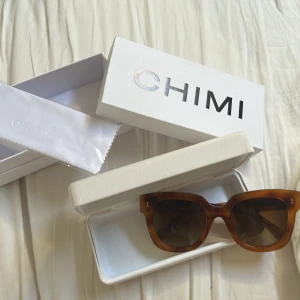 Chimi solglasögon - Säljer mina chimi glasögon för 500kr plus frakt🤎🕶️☀️