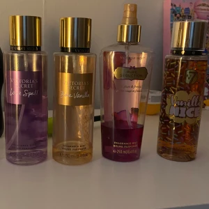 Bodymists/parfym - Jag säljer alla mina bodymists tillsammans för 400kr och ingen frakt. Vanilla Nice 100% kvar, Bare vanilla ca 15% kvar, Pure seduction ca 35% kvar och Love spell har typ 70% kvar. 