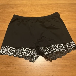 Intimissimi inspirerande shorts - Säljer dessa short som är ifrån shein i storlek M men som sitter som xs/s! Blev bilder finns tyvärr inte då det var försmå för mig❤️