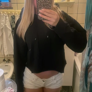 Hoodie  - Säljer då jag inte använder dem längre❤️