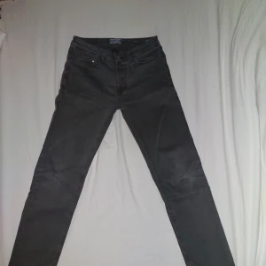 Grå jeans 31| 30 - Mycket bra skick