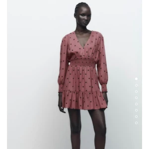 Zara klänning - Oanvänd Zara klänning storlek xs