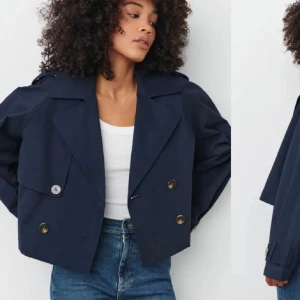 kappa - jätte snygg och trendig kappa från Gina, nypris 600 tror jag! Säljer denna fast i GRÅ färg🩷🩷