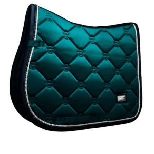 Es schabrak  - Equstrian Stockholm schabrak.  Schabraket är i färgen emerald och storlek cob. Säljer då de inte kommer till användning, fint skick Använt fåtal gånger sparsamt använd. Säljer för 400kr men kan sänka vid snabbt och smidigt köp Kontakta för mer bilder