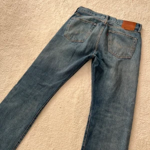 Levis Jeans 501 - Säljer dessa fina Levis Jeans, dom är inte använda mycnet och är i superfint skick. Köptes för ca 1300kr. Säljer dom för 370kr