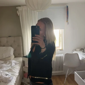 Kofta  - Fin kofta köpt secondhand, själv har jag aldrig använt den. Mycket gott skick! 😍 Tryck gärna på köp nu!! 