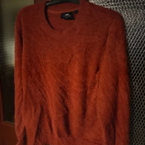 Vans lurvig mysig tröja - Nypris 1100, storlek Small, använd 1 gång