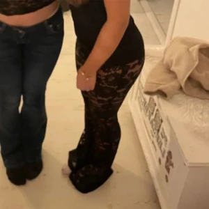 Calzedonia spetsbyxor  - Säljer nu mina sjukt efterfrågade spets byxor från calzedonia, de säljs inte längre. Storlek S. Väl använda men i bra skick, har dessvärre inte fått någon användning av dom detta år vilket gör att jag säljer dom vidare! 🌸🙌🏼😊