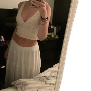 sommar linne - jättesöt topp från H&M, helt oanvänd så den är som ny 🧸 storlek: S (passar XS & M)