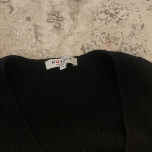 Klånning från morgan - Aldrig andvänd, bra kvalitet inget fel på den 